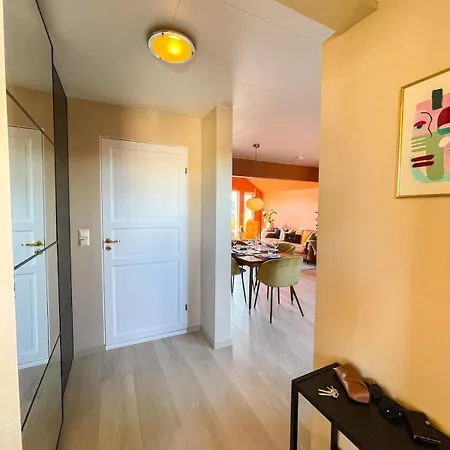 Modern 2 Bedroom With Balcony & Parking